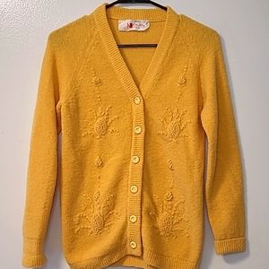 Morla Women Vintage sweater Size Small